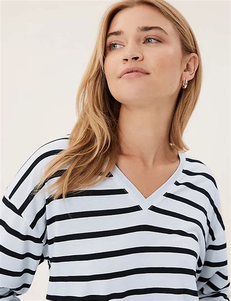 Striped V